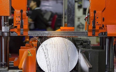 麻阳立式金属带锯床切削出现跑带故障解决方法！